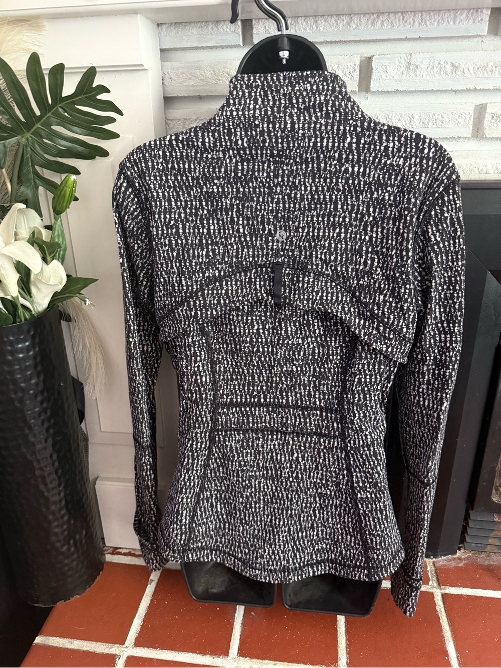 Lululemon Women’s Black & White Textured Zip-Front Sweater Jacket - Size 10
